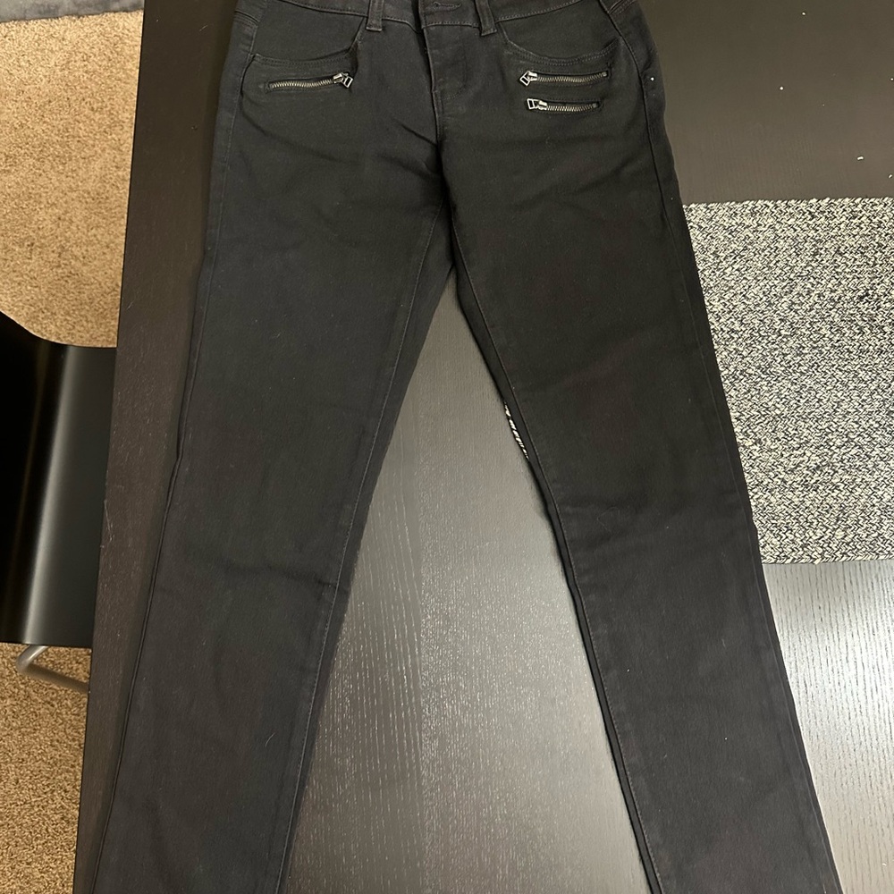 Jolt Women's Black Skinny Jeans with Zipper Accents